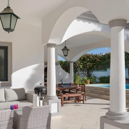 Sleeps 6 Pool Air Con T711329 فيلة *