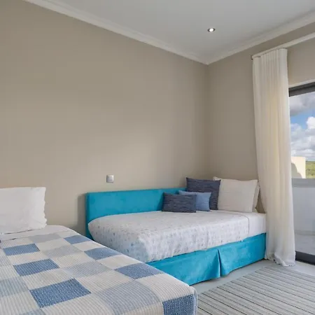 Sleeps 6 Pool Air Con T711329 فيلة