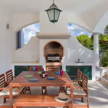 Sleeps 6 Pool Air Con T711329 *