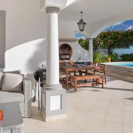 Sleeps 6 Pool Air Con T711329 Vale do Lobo